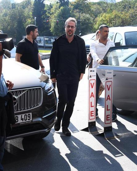 Tarık Ünlüoğlunun vefatı ünlü isimleri yasa boğdu