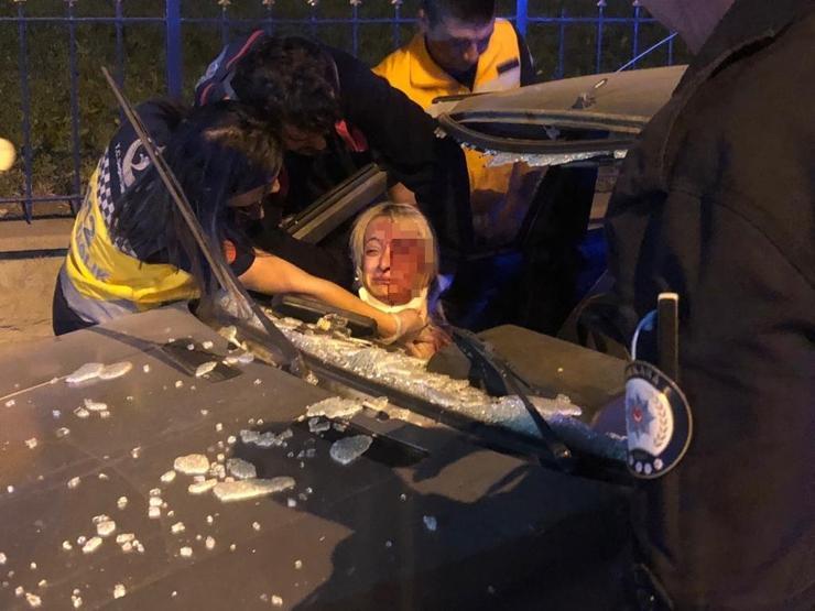 Ankara Çankayada feci kaza Kız arkadaşı kanlar içinde kaldı