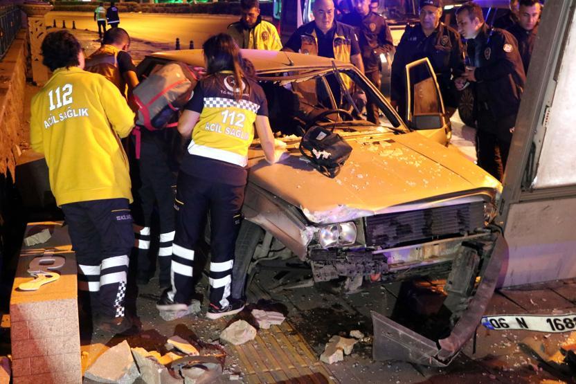 Ankara Çankayada feci kaza Kız arkadaşı kanlar içinde kaldı