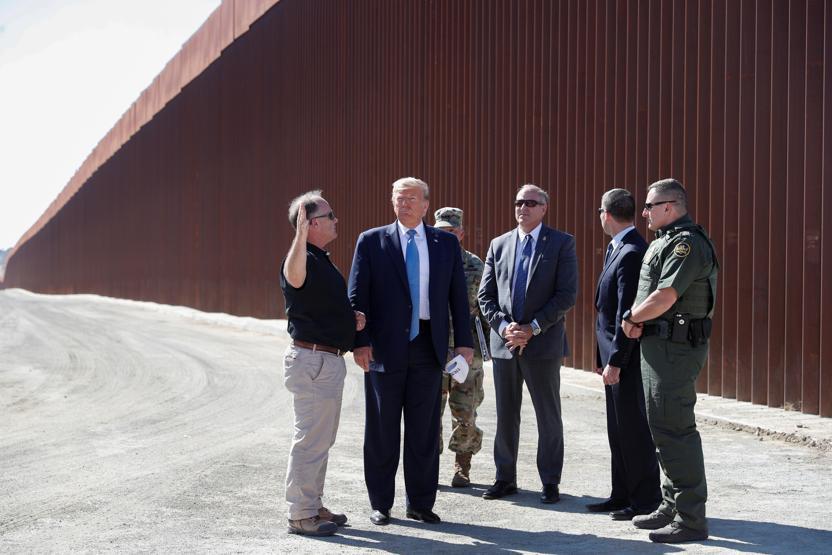 Trumptan Meksika sınırındaki krize timsahlarla dolu hendek önerisi