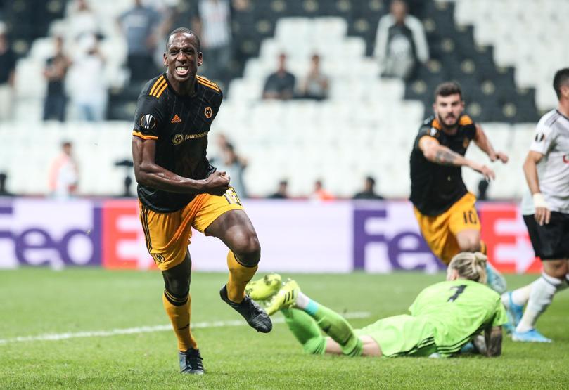 İngilizler mutlu: 39 yıl sonra ilk galibiyet