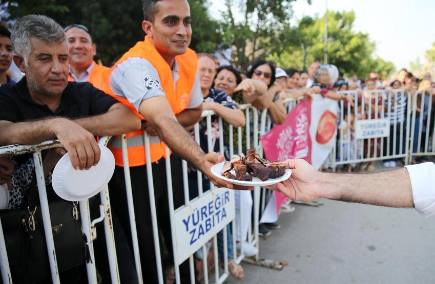 Adanada tek şişte et pişirme rekoru kırıldı