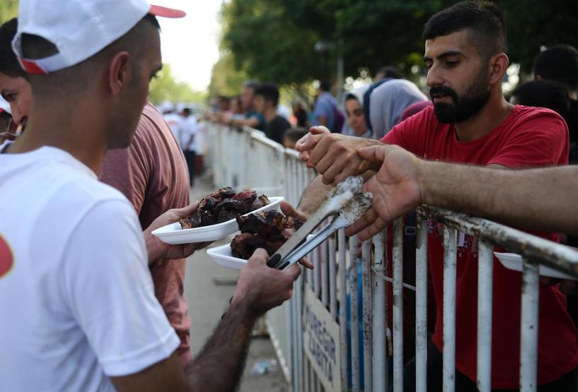 Adanada tek şişte et pişirme rekoru kırıldı