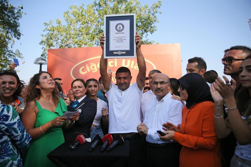 Adanada tek şişte et pişirme rekoru kırıldı