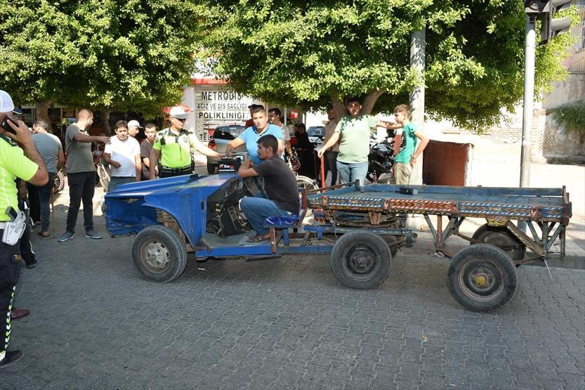 Polisi şaşırtan at arabası trafikten men edildi