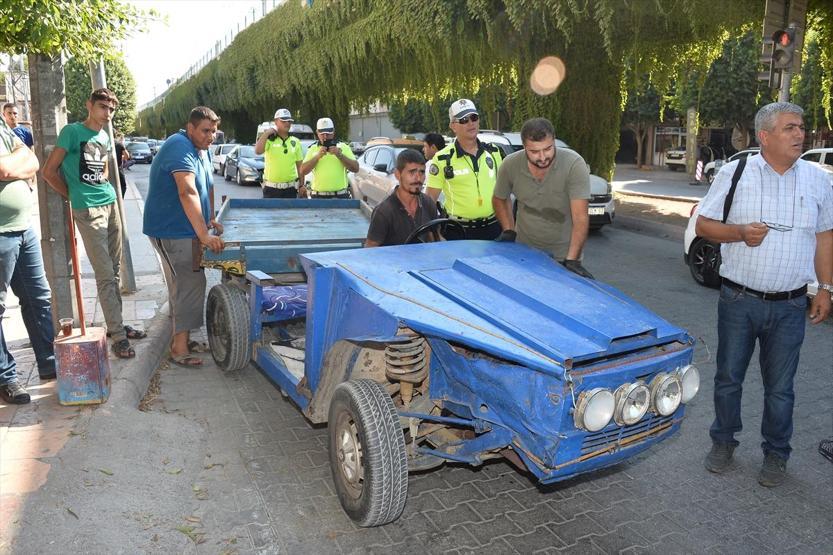 Polisi şaşırtan at arabası trafikten men edildi