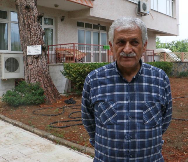 3 asırlık ağaç balkonun ortasından geçiyor