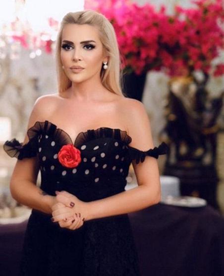 Selin Ciğerci ve Gökhan Çıra nişanlandı