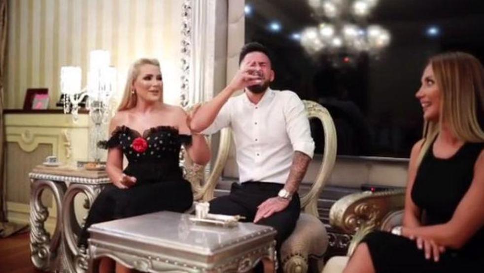 Selin Ciğerci ve Gökhan Çıra nişanlandı