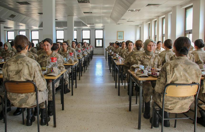 Jandarma Kadın Astsubaylar “Barış Pınarı”nda görev almak için hazır