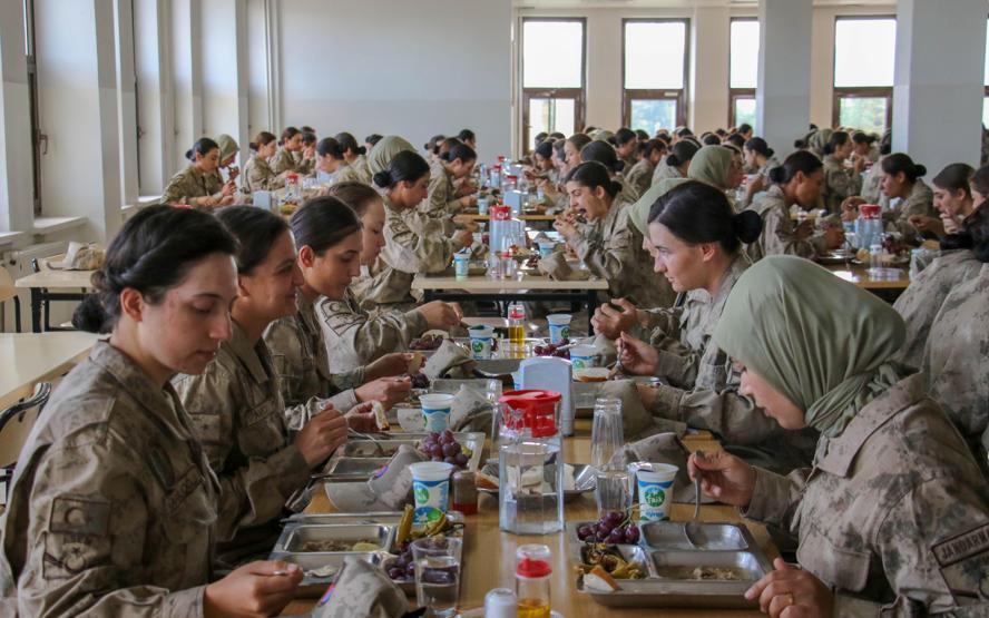 Jandarma Kadın Astsubaylar “Barış Pınarı”nda görev almak için hazır