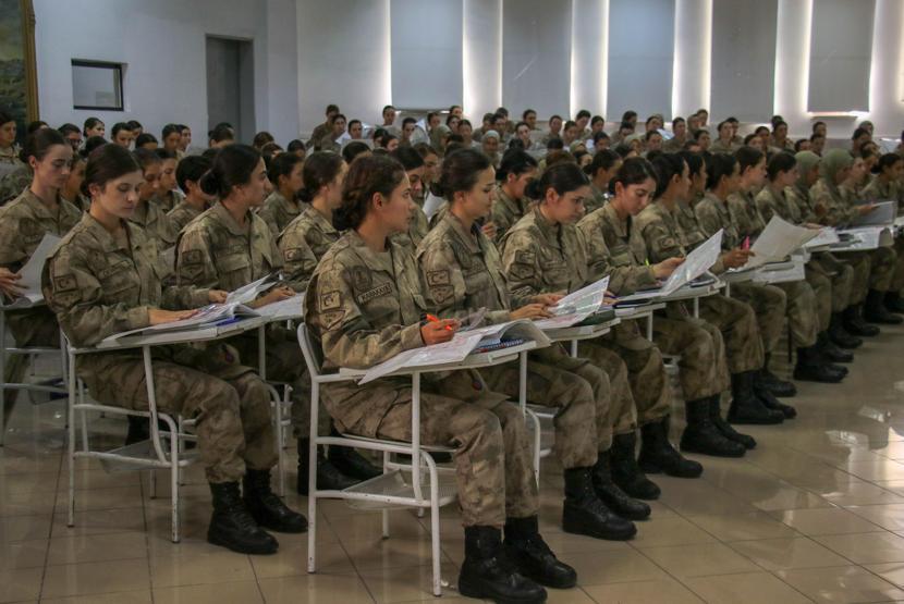 Jandarma Kadın Astsubaylar “Barış Pınarı”nda görev almak için hazır
