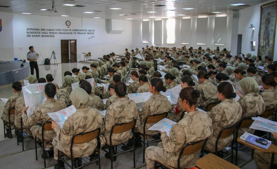 Jandarma Kadın Astsubaylar “Barış Pınarı”nda görev almak için hazır