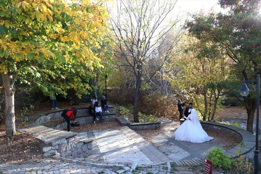 Botanik park evlenecek çiftlerin fotoğraf stüdyosu oldu