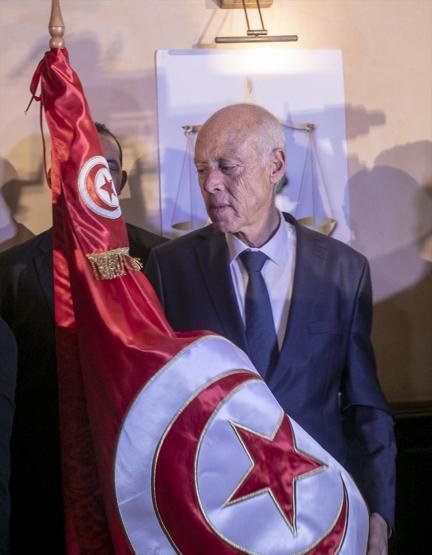 Tunusun yeni cumhurbaşkanı Kays Said oldu