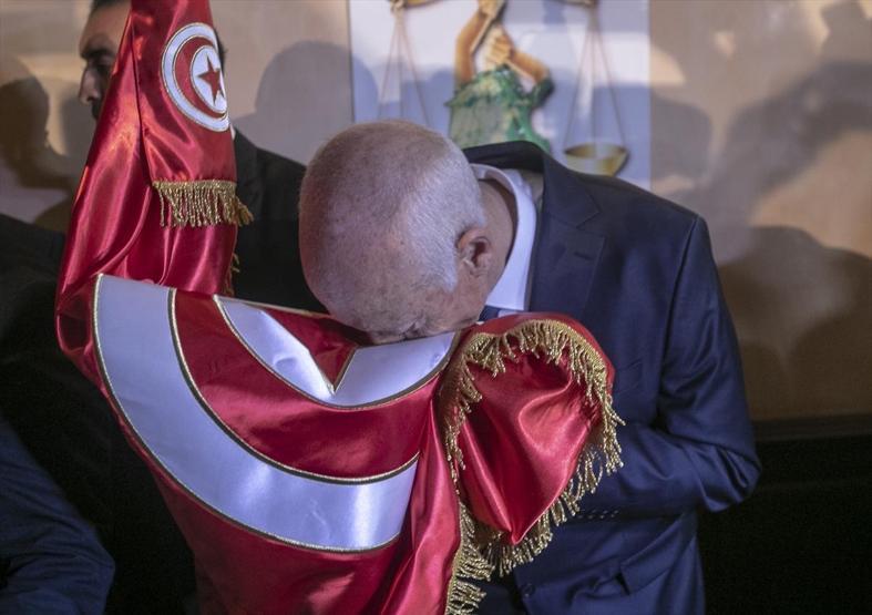 Tunusun yeni cumhurbaşkanı Kays Said oldu