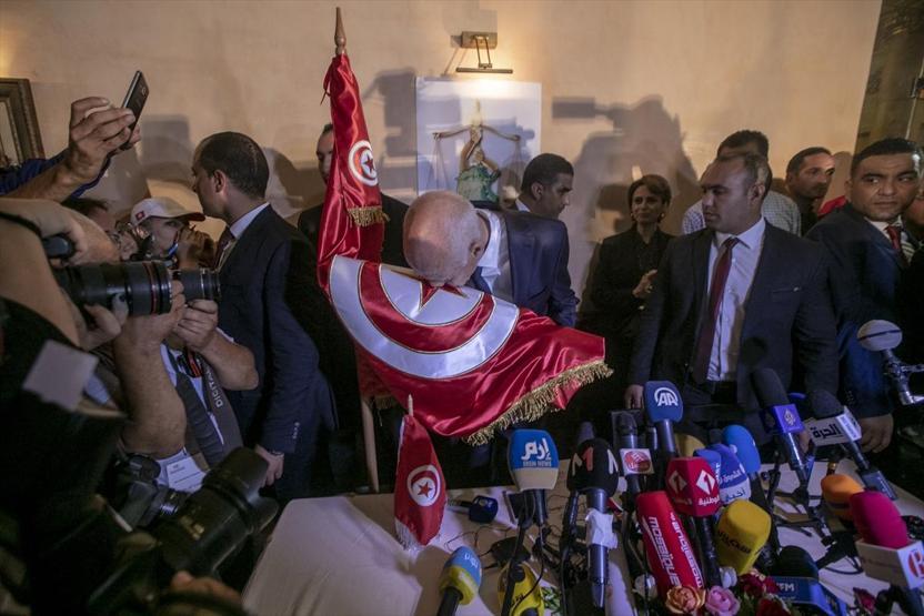 Tunusun yeni cumhurbaşkanı Kays Said oldu