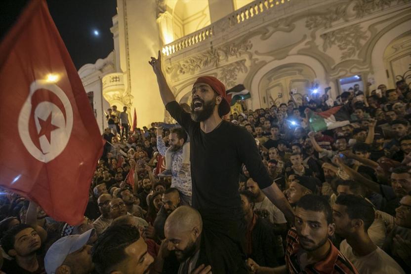 Tunusun yeni cumhurbaşkanı Kays Said oldu