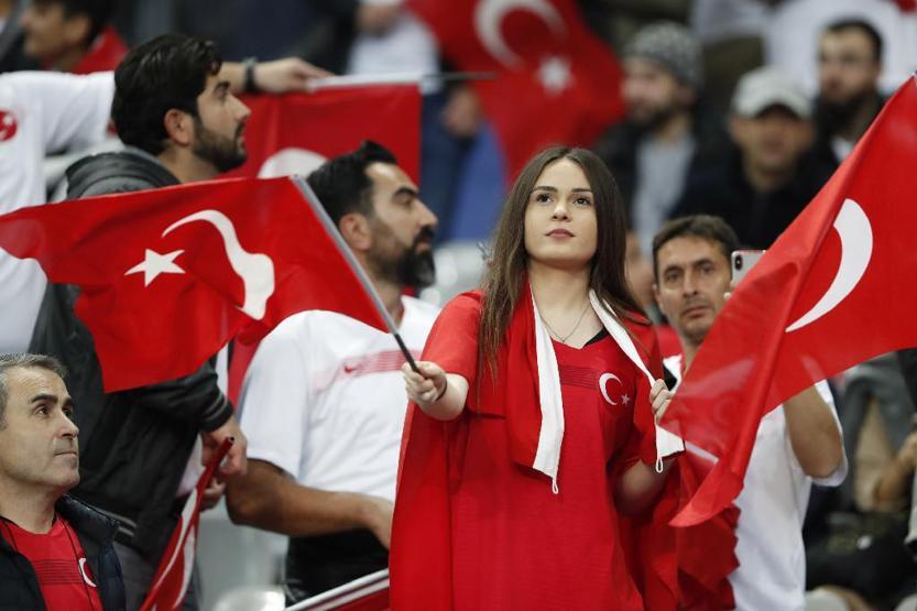 Mert Günok kurtardı, Kaan Ayhan attı