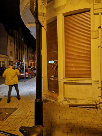 Terör örgütü yandaşları Almanyada cami ve iş yerlerine zarar verdi