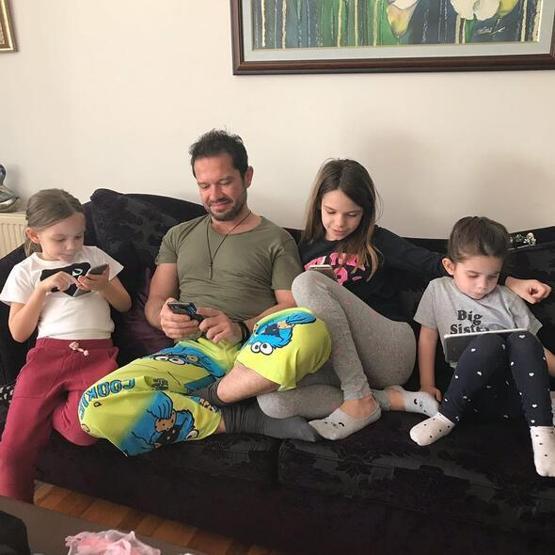 Ozan Doğulu kızları ve sevgilisiyle alışverişte