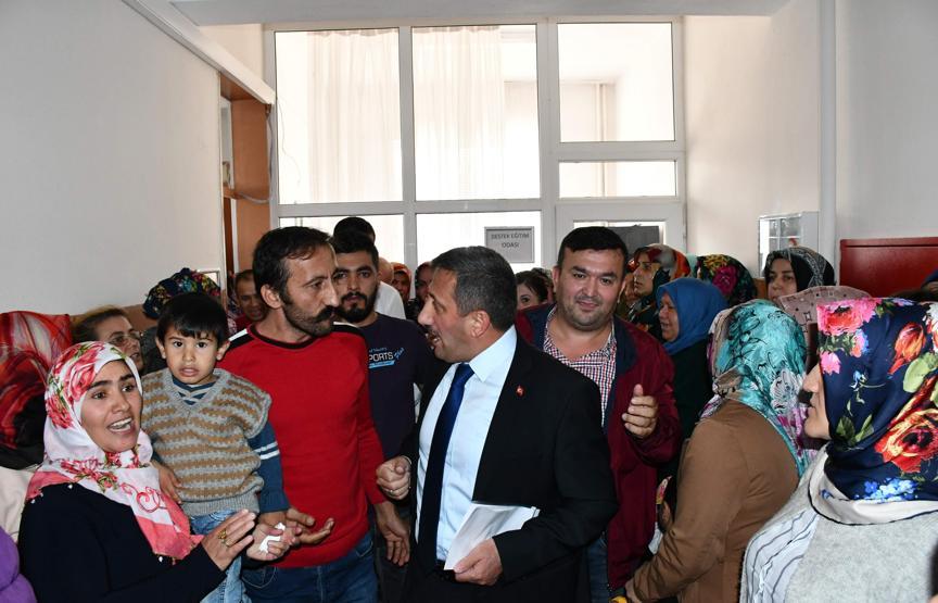 Tahliye edilen okulda veliler eylem yaptı