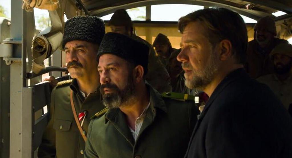 Russell Crowe Cem Yılmazı tebrik etti