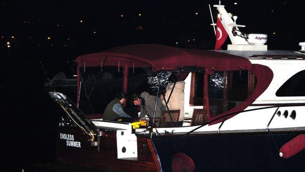 Engin Altan Düzyatan ve Neslişah Alkoçlar gece yarısı balığa çıktılar