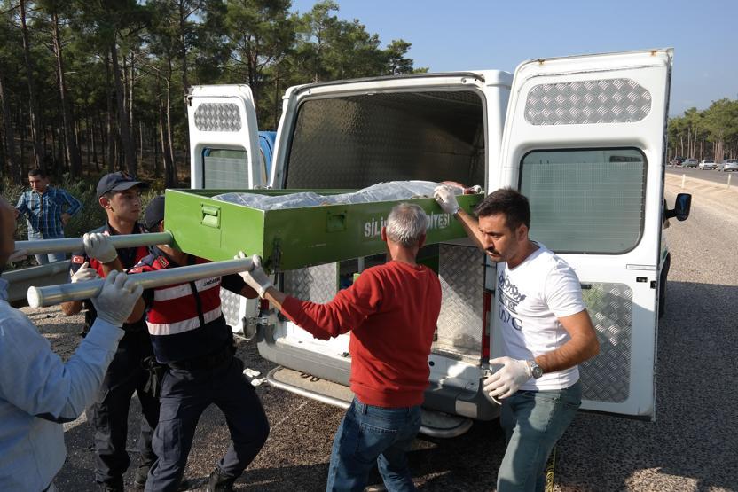 Son dakika... Akkuyuda çalışan Rus mühendisleri taşıyan minibüs kaza yaptı: 2 ölü, 11 yaralı