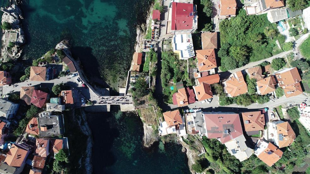 Amasra Kalesinde korkutan görüntü... Büyük tehlike
