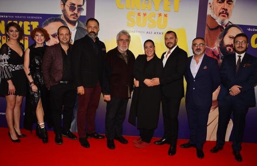 Ünlü isimler Cinayet Süsü galasına akın etti