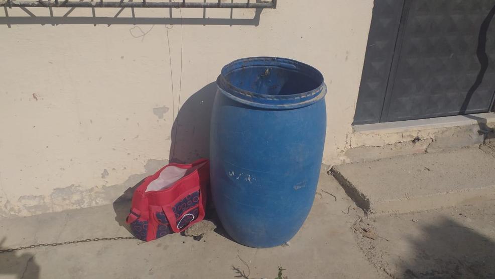 Bebeğini çöp kovasının yanına terk etti