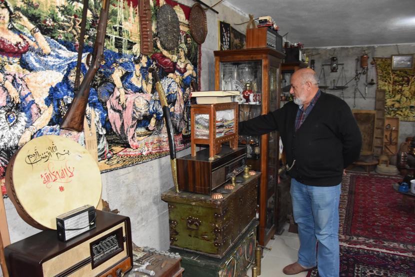 30 yıldır topladığı tarihi eserlerle yaşıyor
