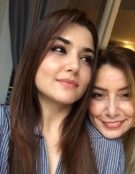 Hande Erçelin anne özlemi: Dizine yatayım, saçımı okşa