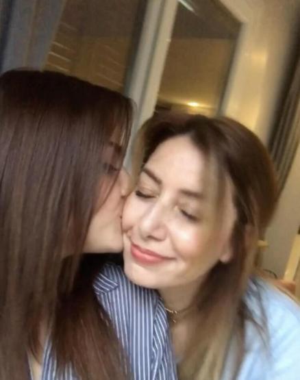 Hande Erçelin anne özlemi: Dizine yatayım, saçımı okşa