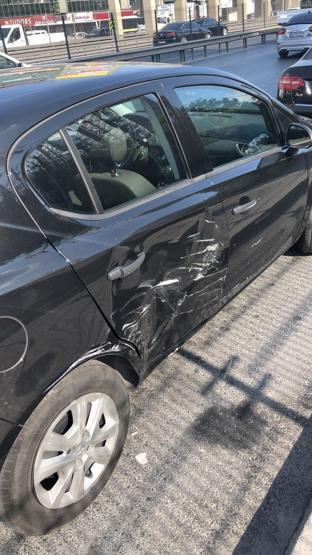 Trafik magandası üniversiteli gence trafikte dehşeti yaşattı