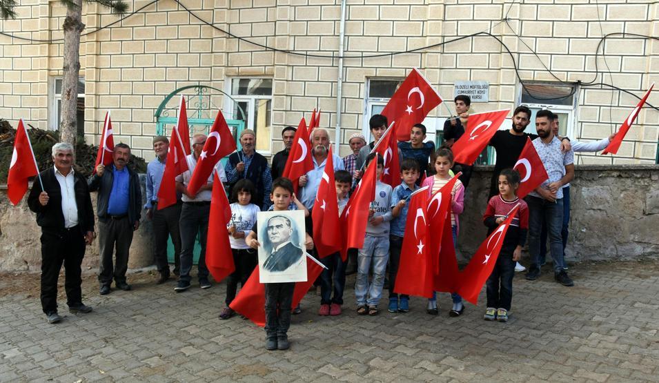 Cumhuriyet köyünde Cumhuriyet Bayramı coşkusu