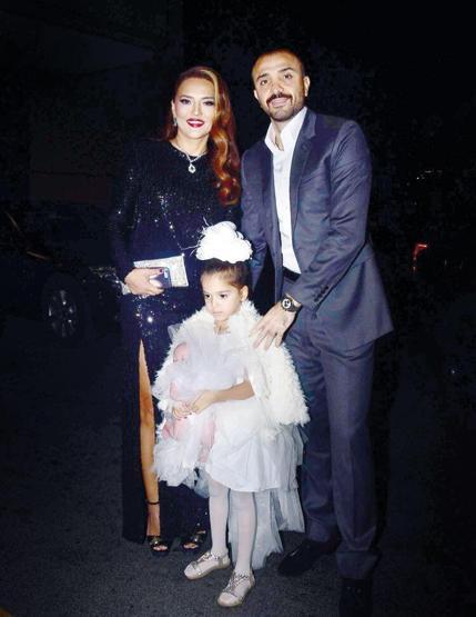 Selin Ciğercinin düğününde dekolteler yarıştı