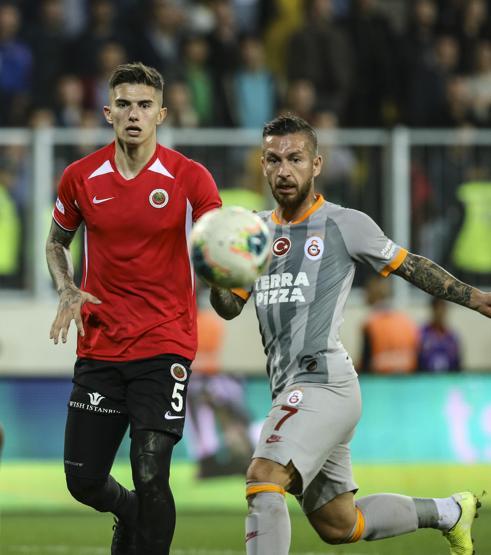 Fenerbahçe iki genç yıldızın peşinde