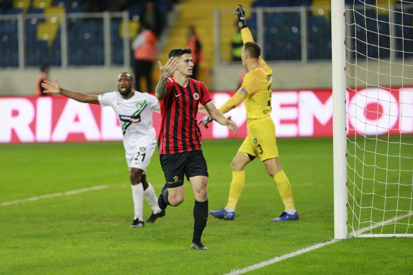 Fenerbahçe iki genç yıldızın peşinde