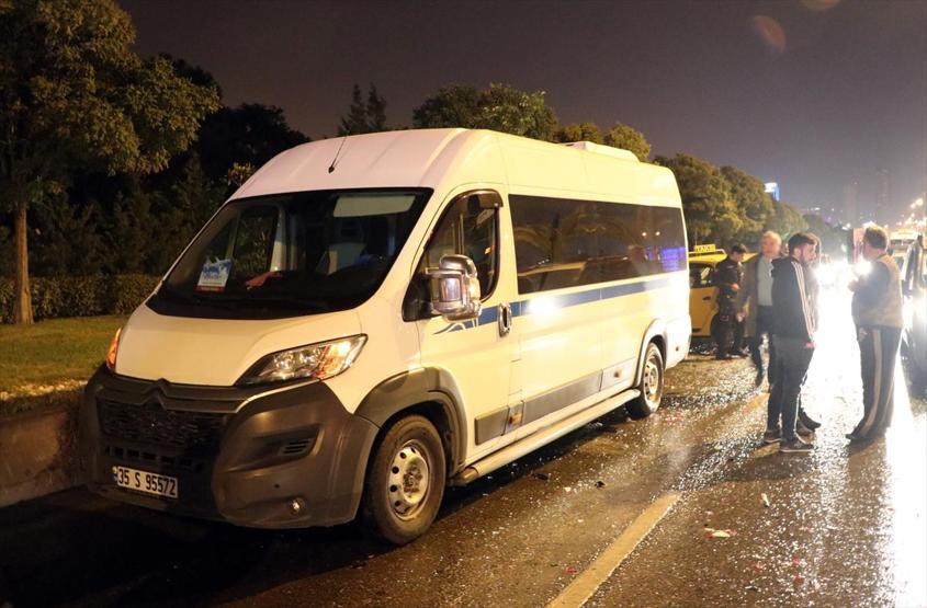 İzmirde zincirleme trafik kazası: 9 yaralı