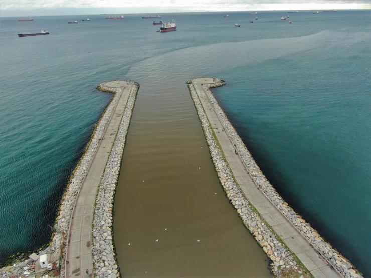 Marmara Denizine çamur aktı