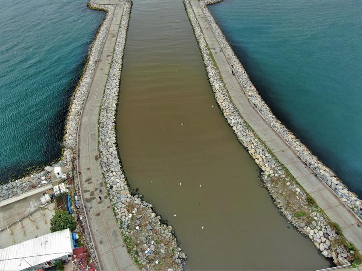 Marmara Denizine çamur aktı