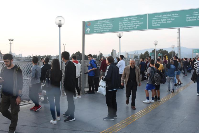 İzmirde intihar girişimi Para verip indirmeye çalıştılar