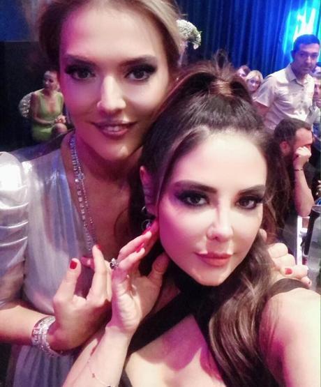 Demet Akalın ve Okan Kurtun 8. yıl kutlamasına yıldız yağdı