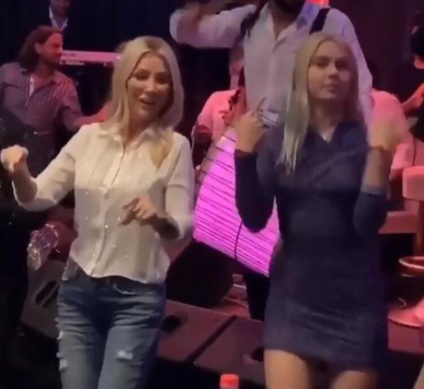 Demet Akalın ve Okan Kurtun 8. yıl kutlamasına yıldız yağdı