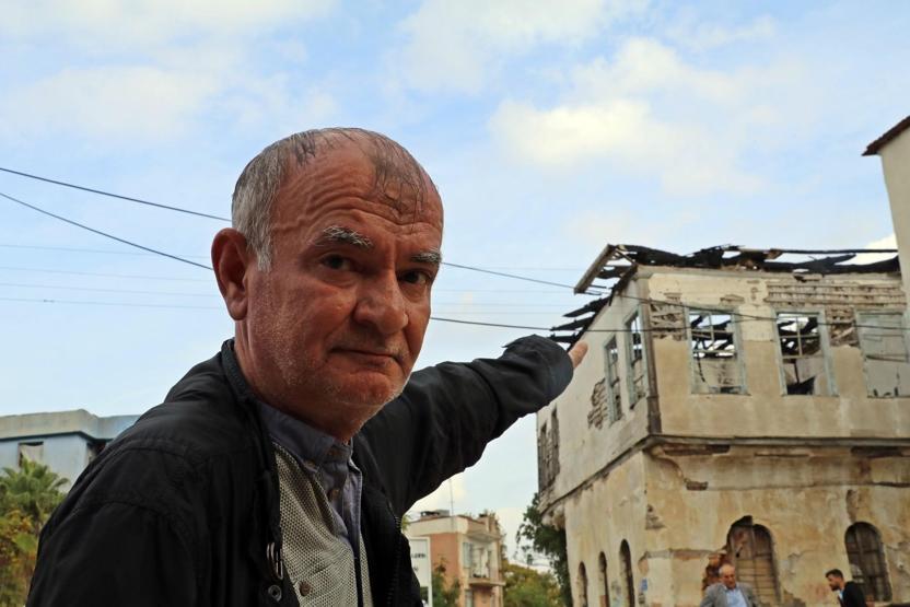 Tarihi konağın çatısı endişe yaratıyor