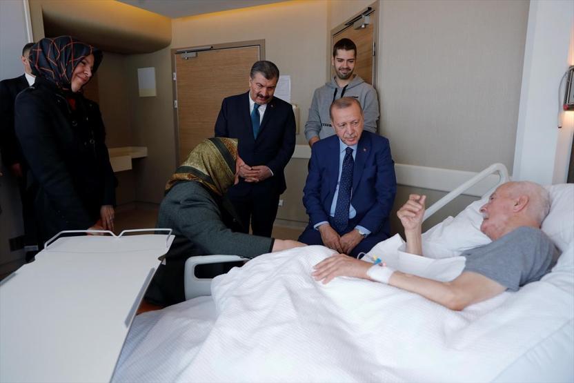 Erdoğan, hastanedeki eski Adalet Bakanı Kazanı ziyaret etti