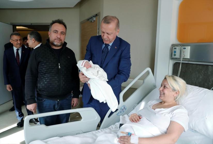Erdoğan, hastanedeki eski Adalet Bakanı Kazanı ziyaret etti