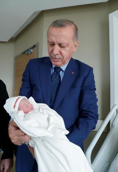 Erdoğan, hastanedeki eski Adalet Bakanı Kazanı ziyaret etti